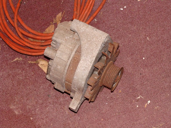 DSCpup truck alternator.JPG