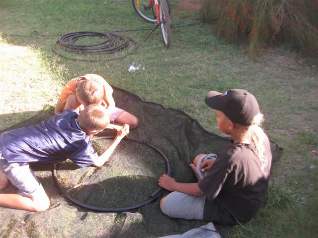 kids helping out 002 (Small).jpg