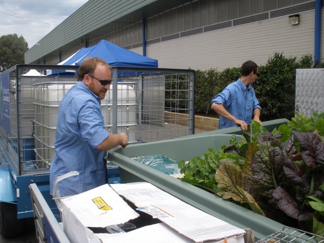 The boys unloading the ute.jpg