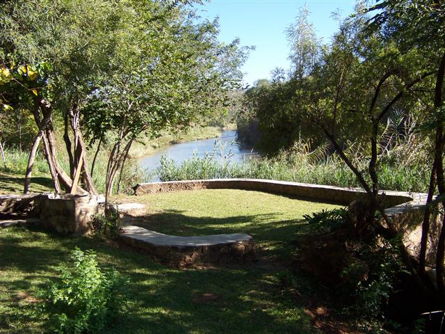 100_0987 (Small).JPG