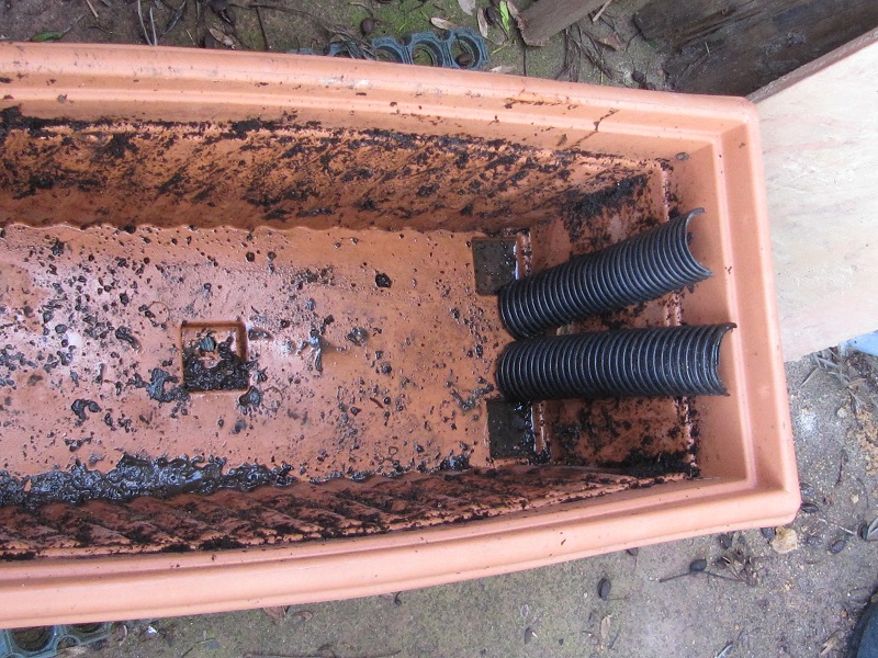 wicking planter box 2.jpg