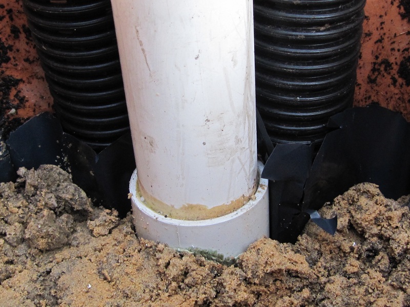 wicking planter 9 showing drainage system.jpg