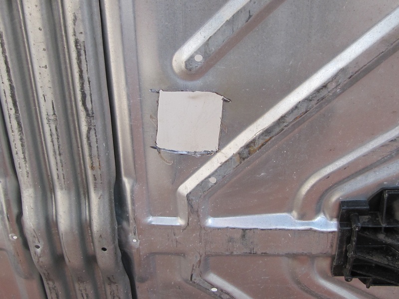 hole cut in bottom of grow bed Aug 2010.jpg