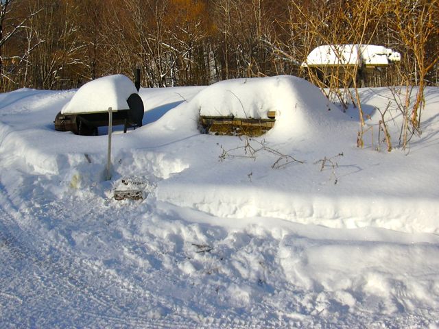 Mud oven in snow.jpg