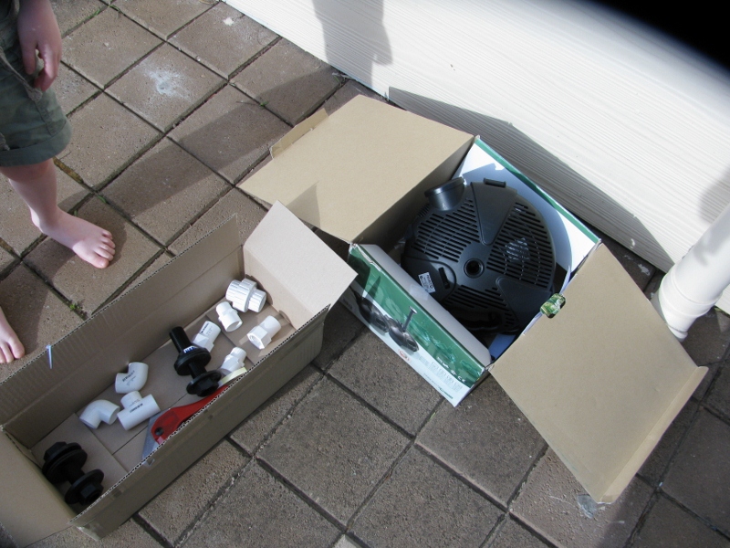 5-Pump and fittings (800x600).jpg