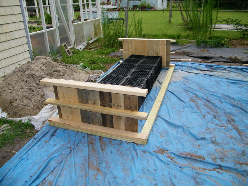 wicking bed 2 end panels in place 2.jpg
