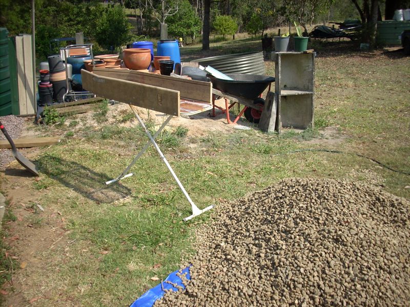 Gravel washing stand 2 r.jpg