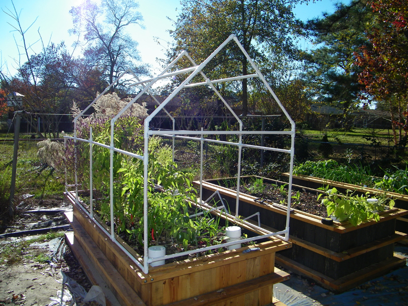 wicking bed frame 2.jpg