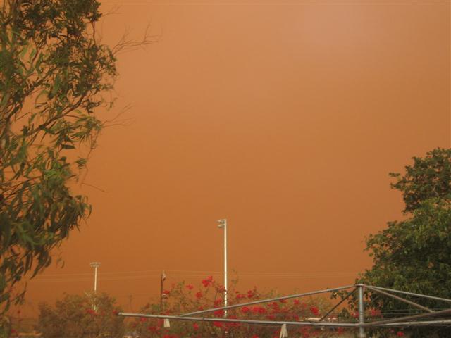 dust storm 001 (Small).JPG