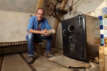 Kevin-McCloud-7172-450x300.jpg