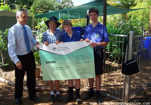 visit_from_minister_for_water_resources_and_the_environm_2_194 copy.jpg