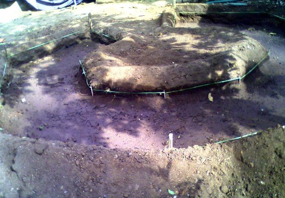 NARDC Octagonal Growbed Construction back side.JPG