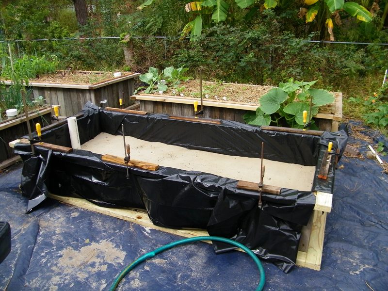 8th wicking bed sand in place 2.jpg
