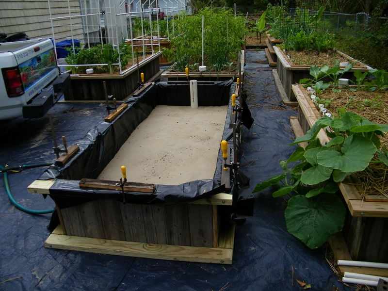 8th wicking bed sand in place 1.jpg