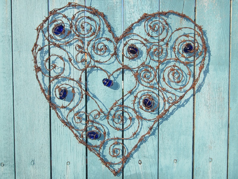 Rusty barbed wire heart.jpg