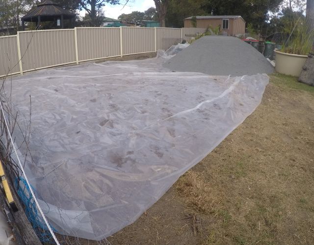 Spreading Cracker 1 - 12.5 Ton on Hothouse Plastic 7.5mtrs wide.jpg