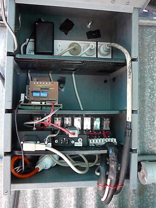 AP_pumps_controller r-copy.jpg