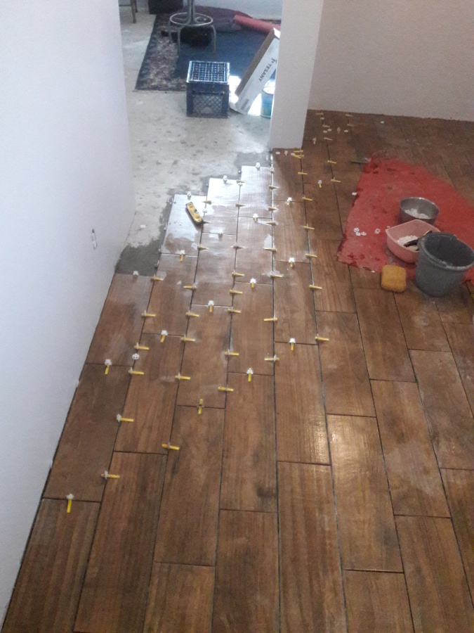 Nov-4th-17-More-tile-laid.jpg