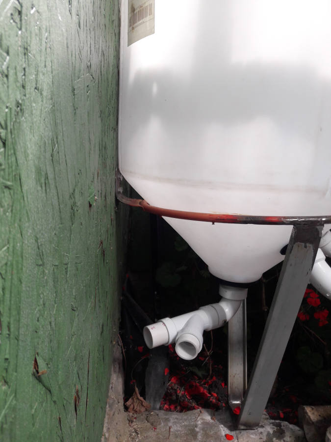 April-26-2018-Aquaponics-Filter-stand-off-by-6mm-dang-it.jpg
